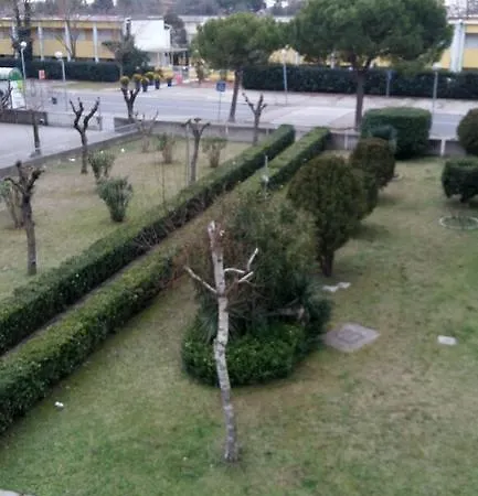 Teresa Per Il Check In Agenzia Viale Francesco Petrarca 391 Ra Διαμέρισμα *