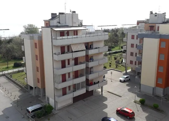 Teresa Per Il Check In Agenzia Viale Francesco Petrarca 391 Ra * 리도아드리