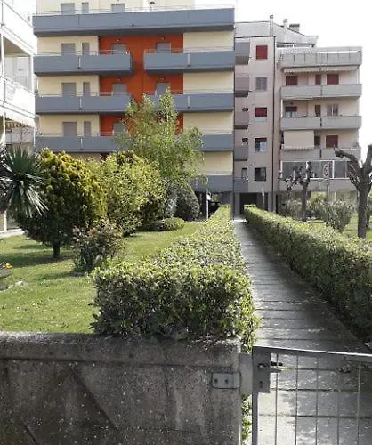 Teresa Per Il Check In Agenzia Viale Francesco Petrarca 391 Ra 아파트 *